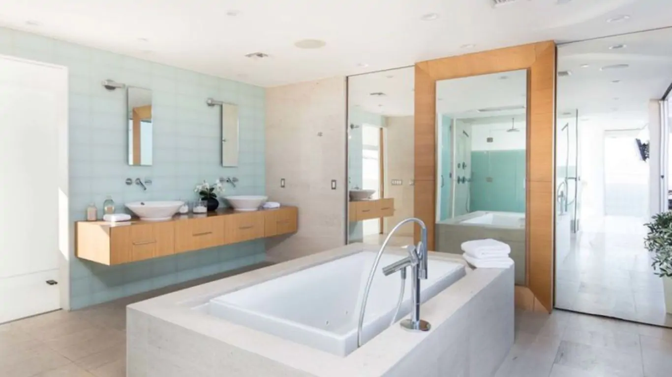 Villa Raina | Los Angeles