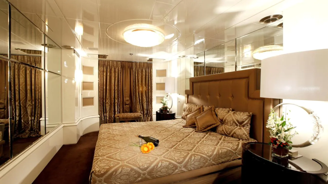 Yacht Vera 171 | Yachts