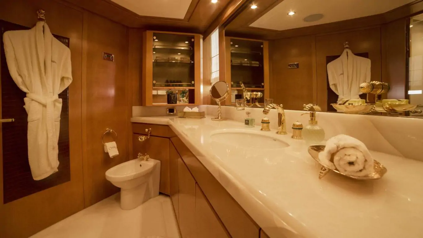 Yacht Oasis 155 | Yachts