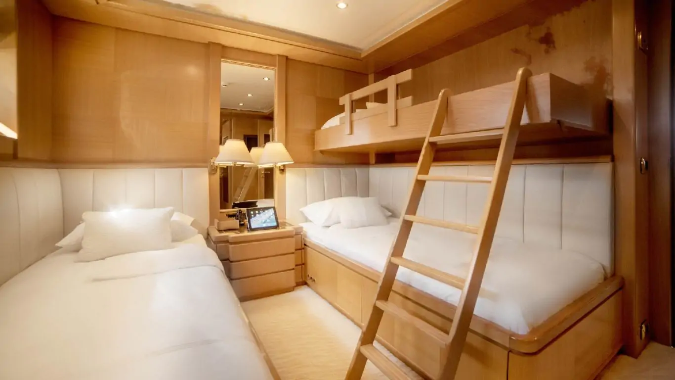 Yacht Oasis 155 | Yachts