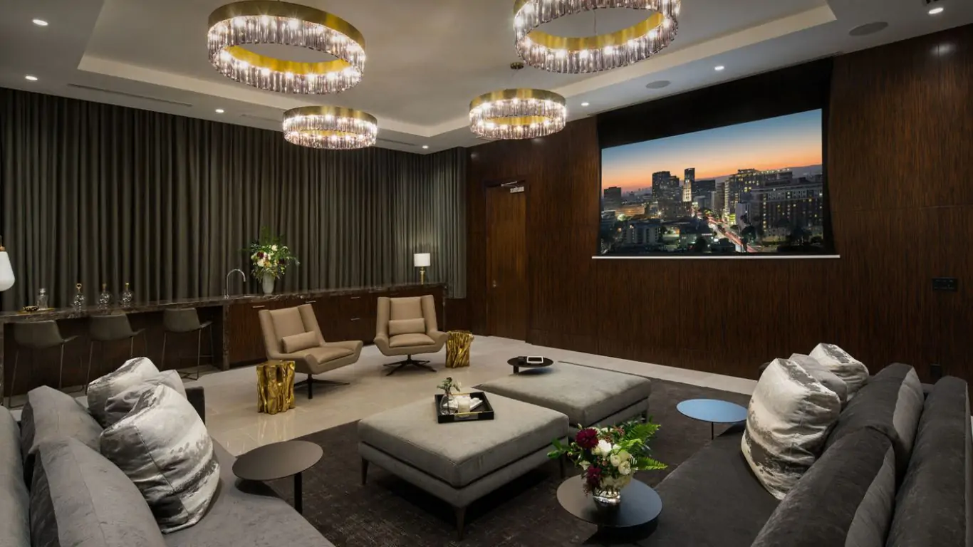 Penthouse Zeus | Los Angeles