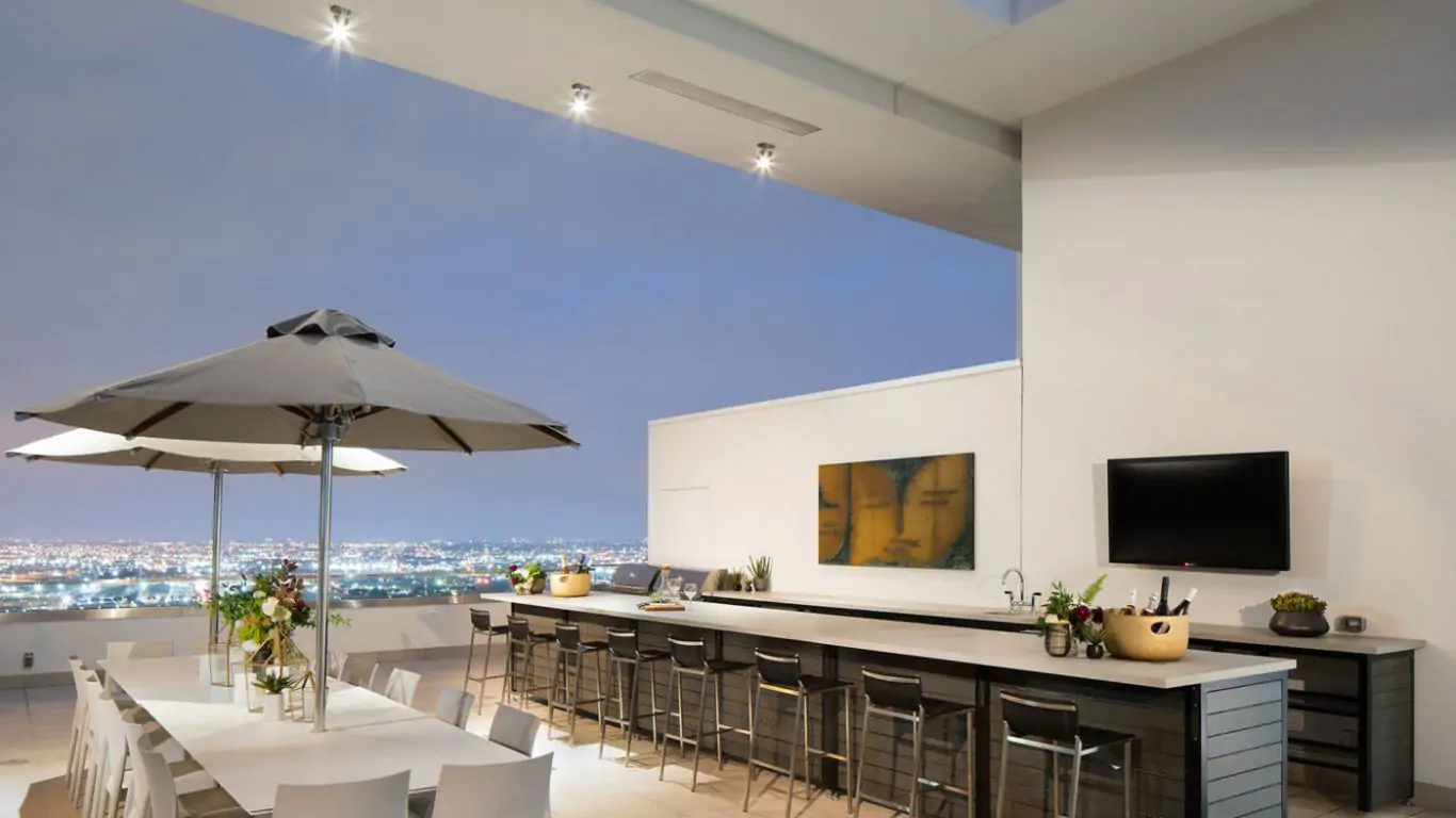 Penthouse Zeus | Los Angeles