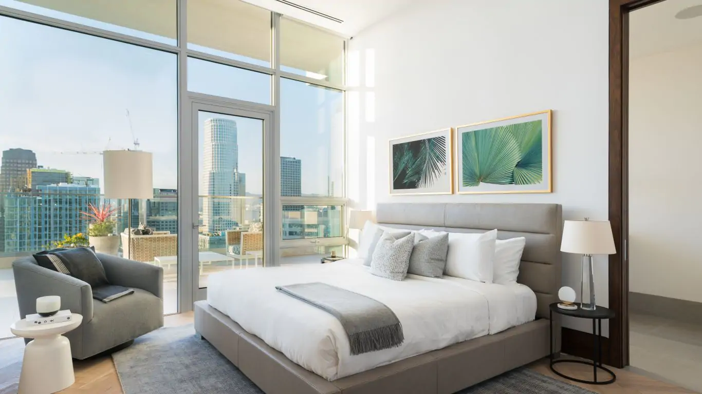Penthouse Zeus | Los Angeles