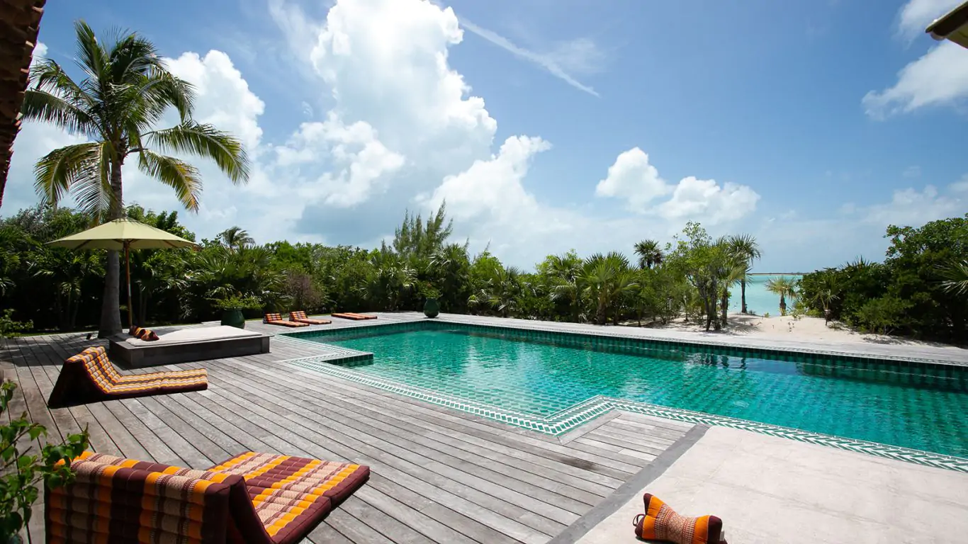 L Hacienda | Bahamian Islands