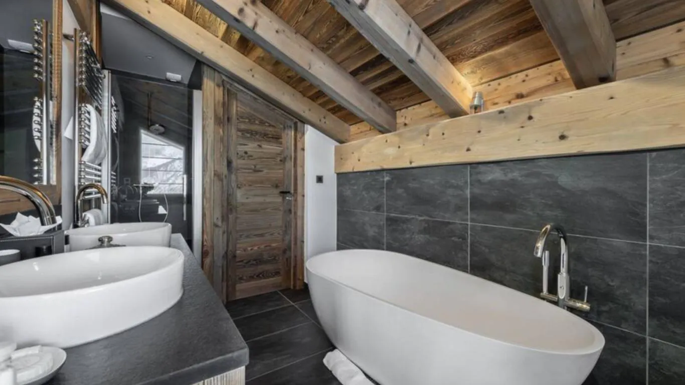 Chalet Pure White Crystal | Rest of France