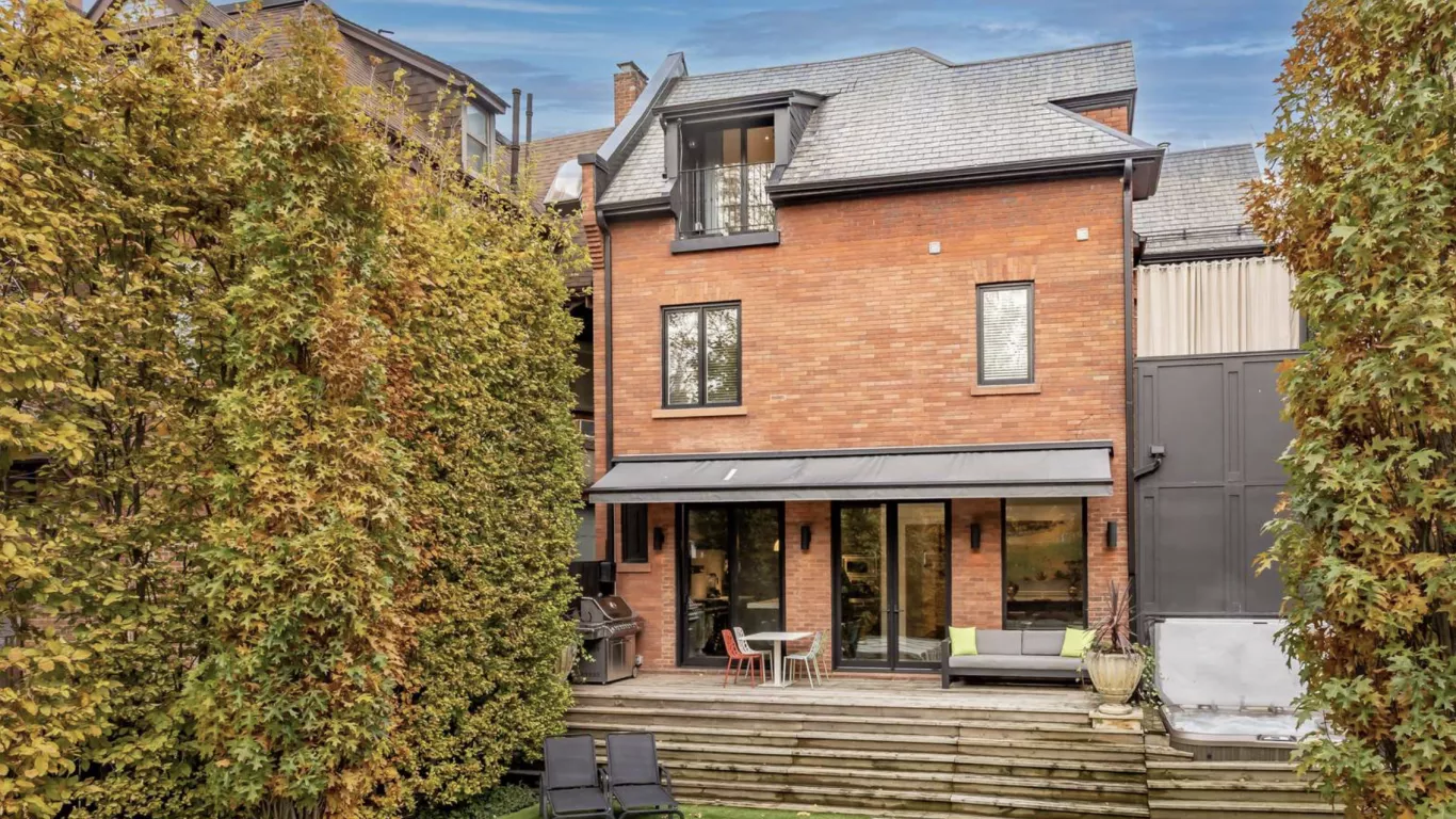 Villa Helena | Toronto