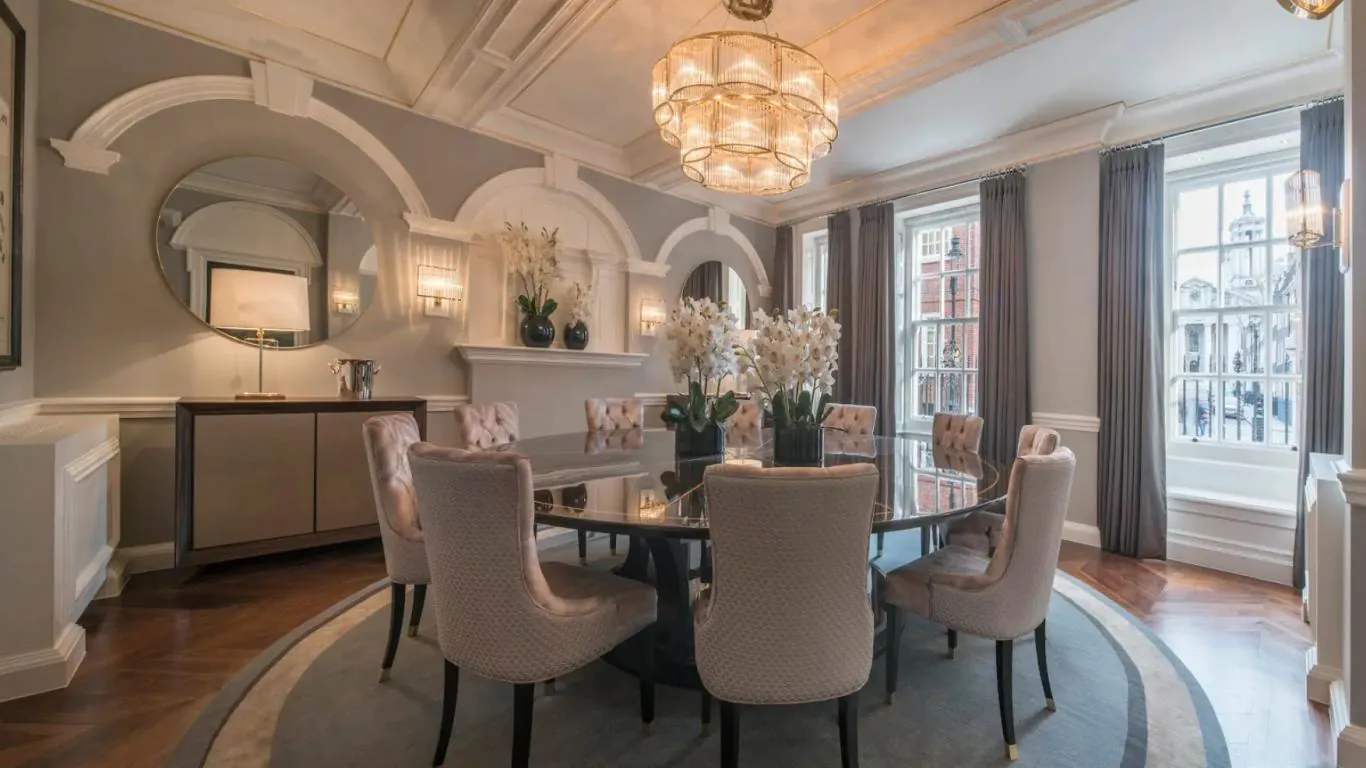 Townhouse Nevaeh | London