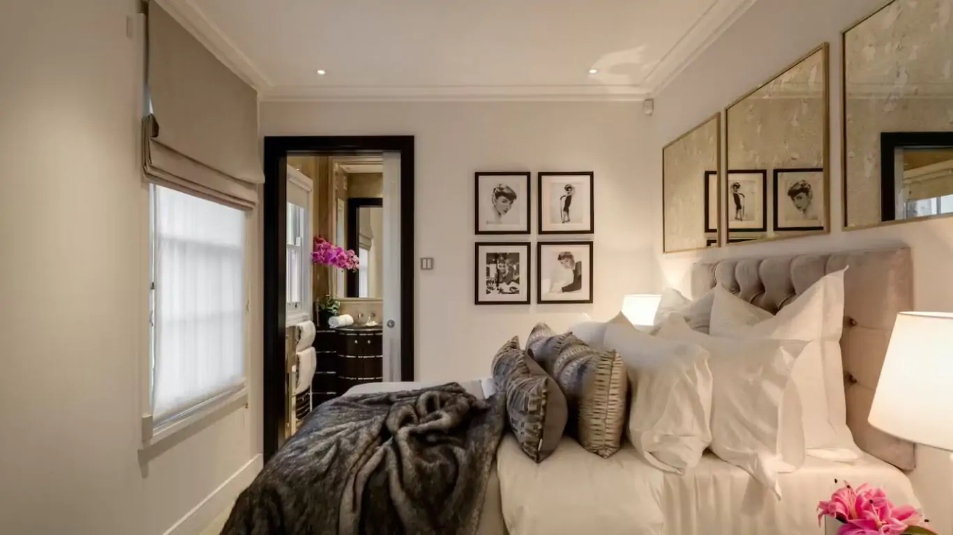 Townhouse Antoinette | London