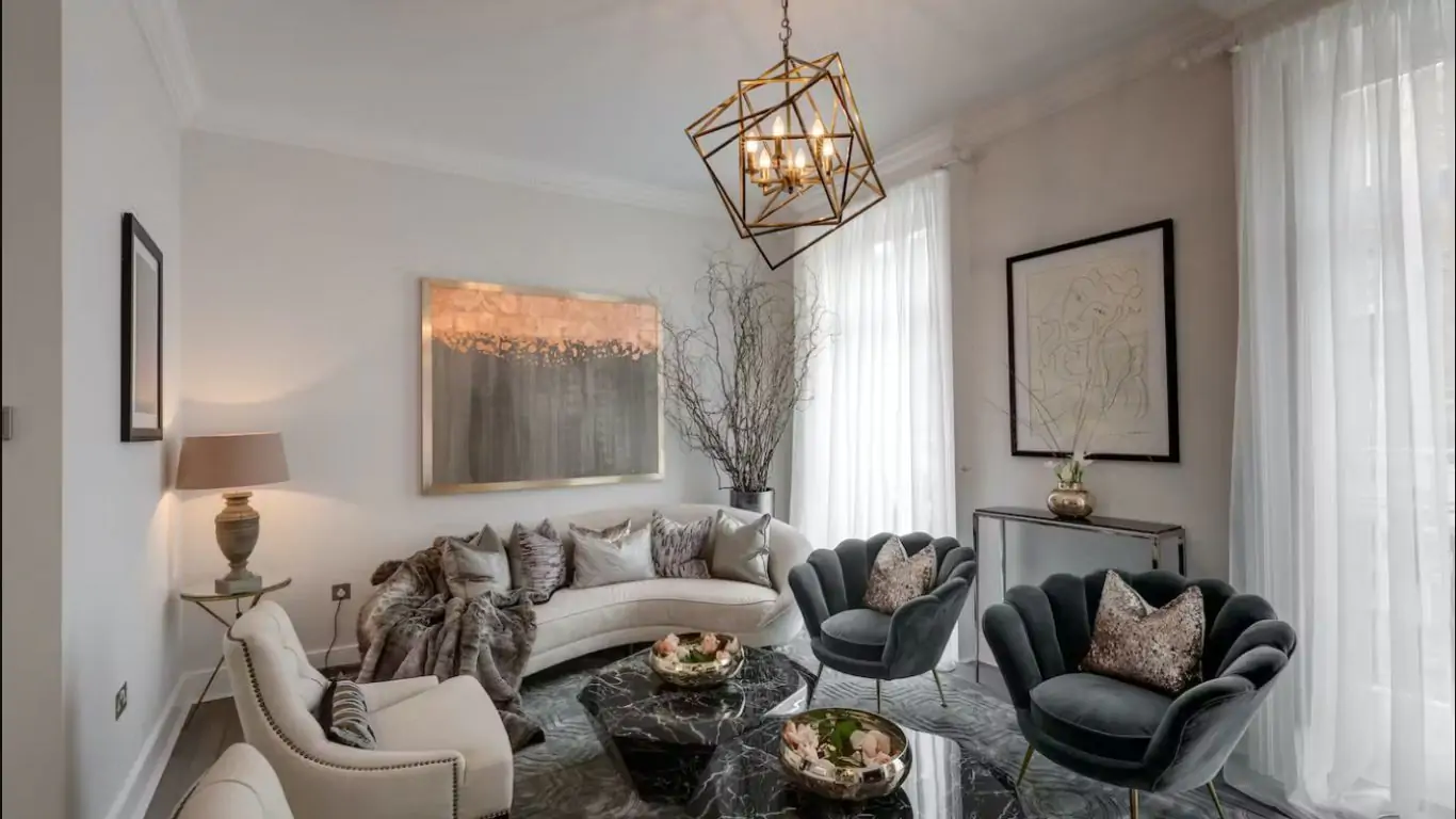 Townhouse Antoinette | London