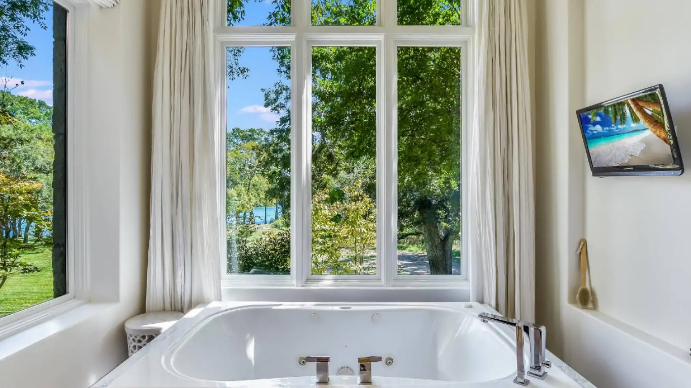 Villa Sylvia | Austin