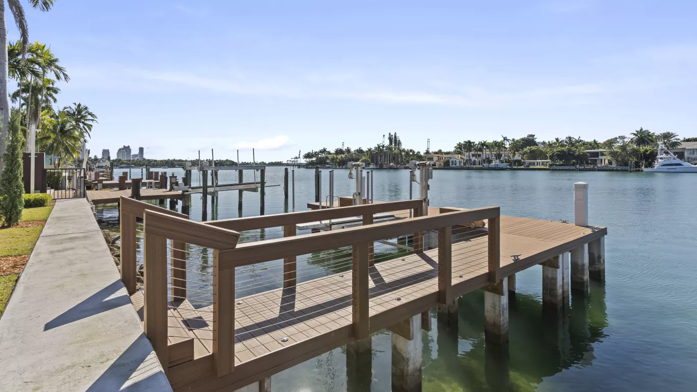 Villa Raya | Miami