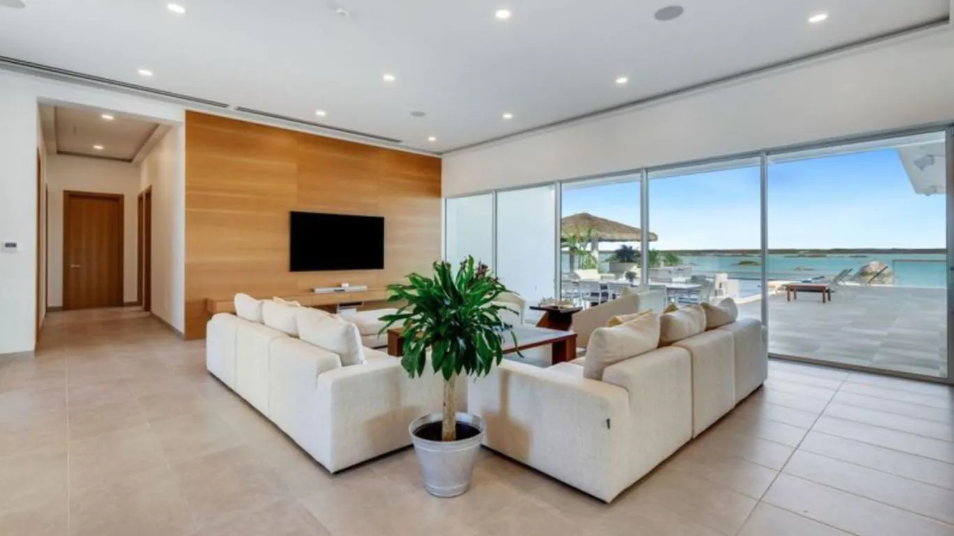 Ocean Breeze Villa | Turks and Caicos