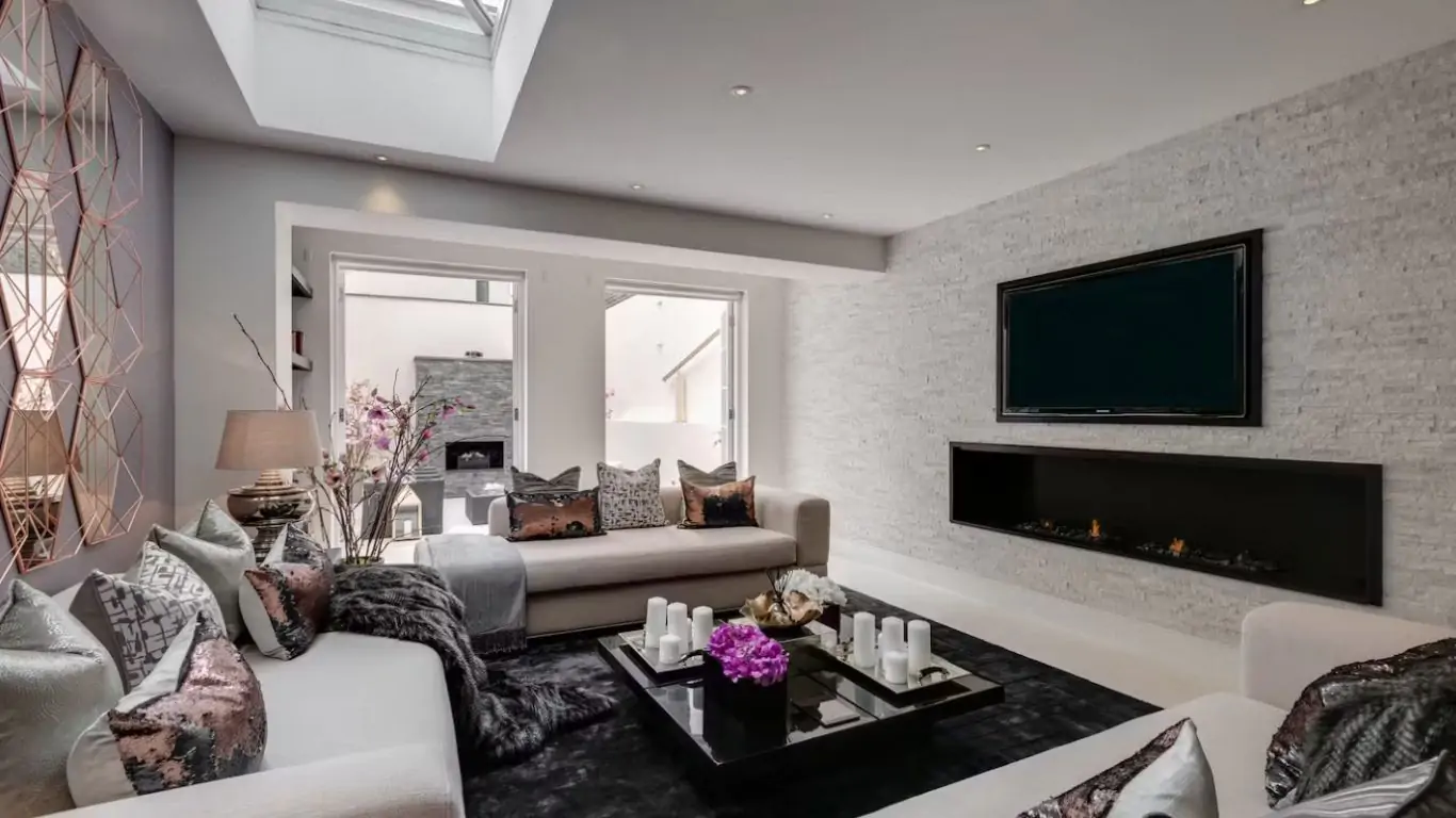 Townhouse Antoinette | London