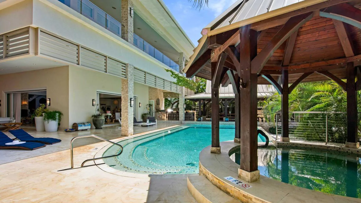Villa Paradis Sur Mer | Cayman Islands