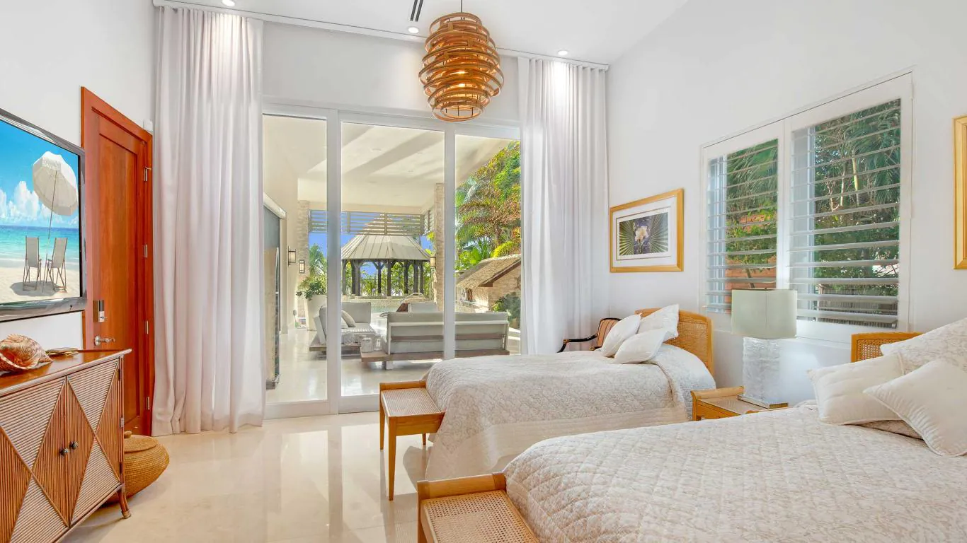 Villa Paradis Sur Mer | Cayman Islands