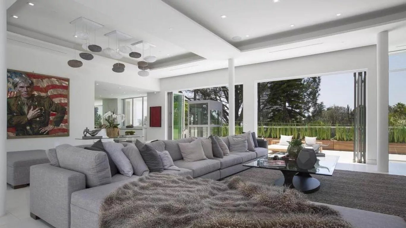 Villa Ninel | Los Angeles