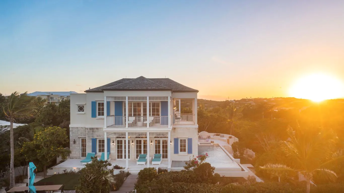 Lizard Lounge | Turks and Caicos