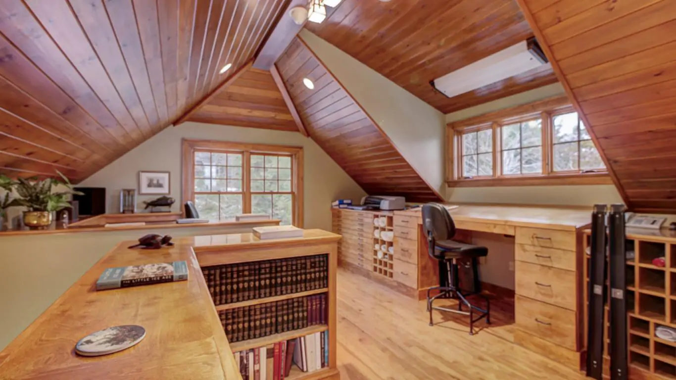 Villa Eastern Watch | Maine