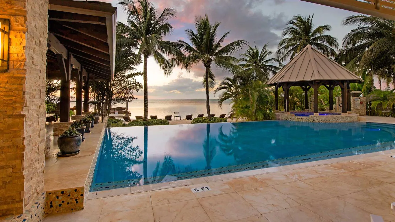 Villa Paradis Sur Mer | Cayman Islands