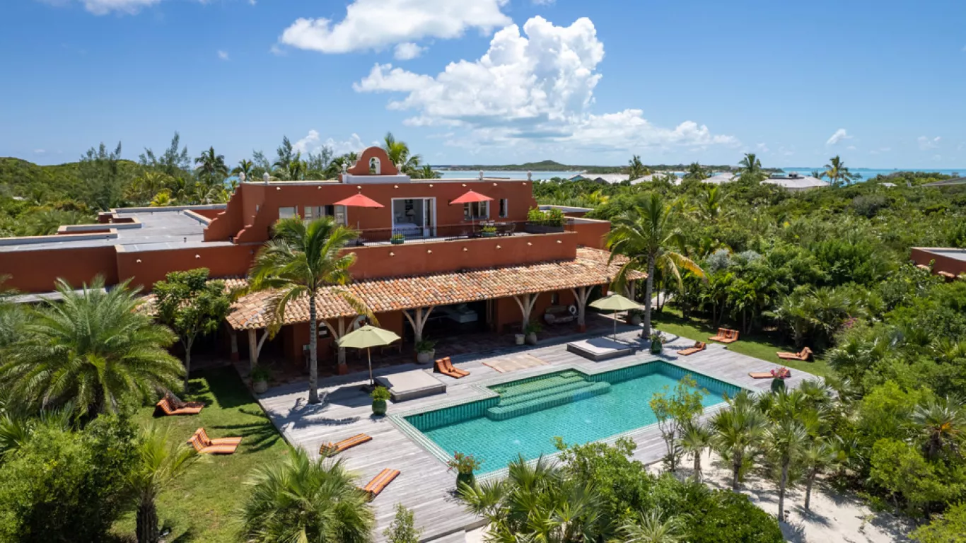 L Hacienda | Bahamian Islands