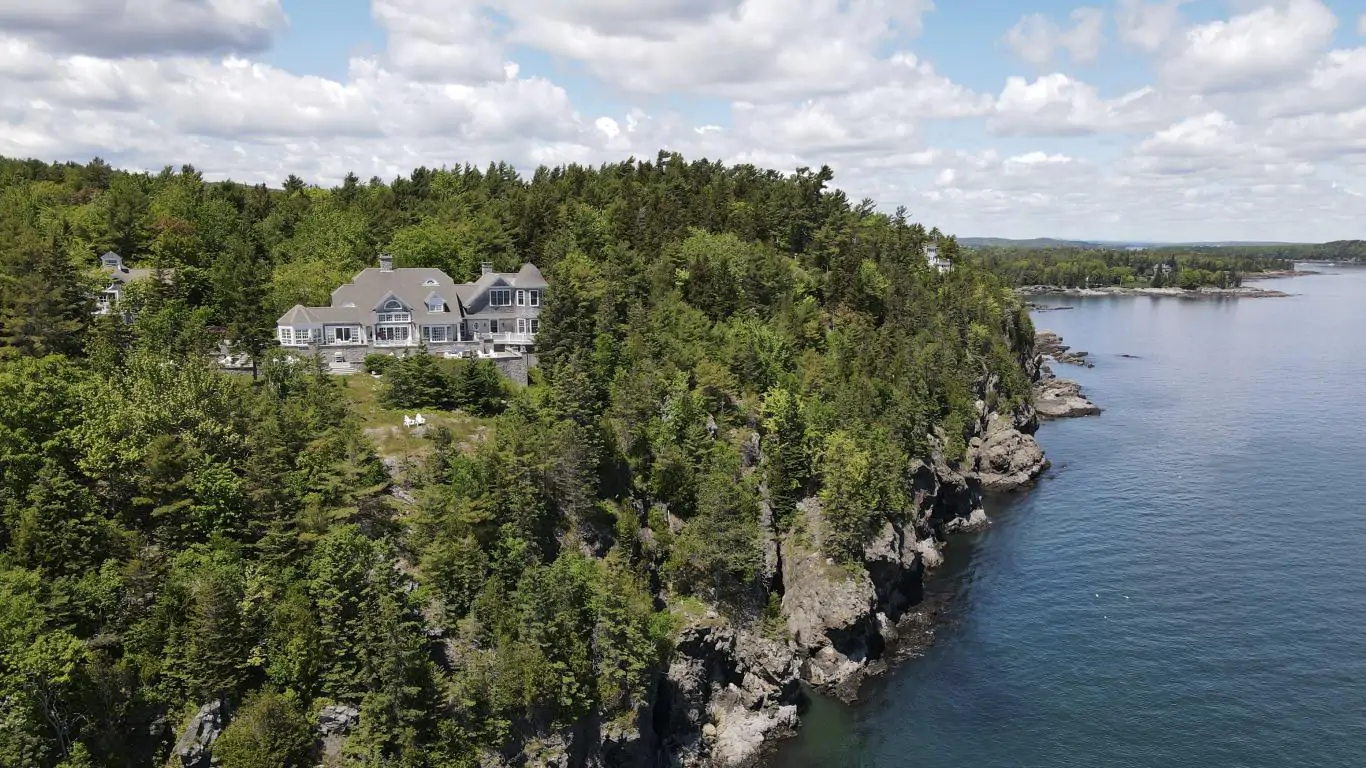 Villa Eastern Watch | Maine