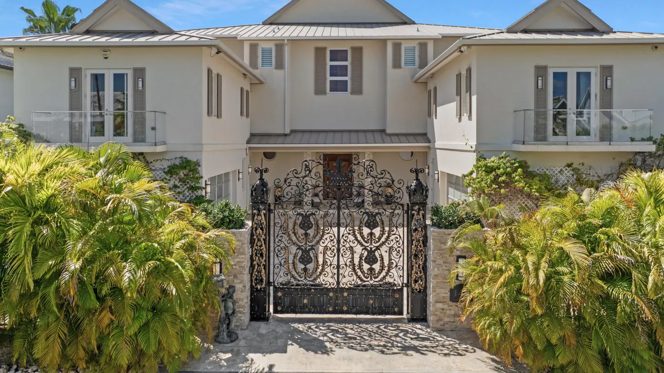 Villa Paradis Sur Mer | Cayman Islands