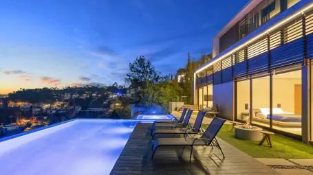 Villa Kezia | Los Angeles