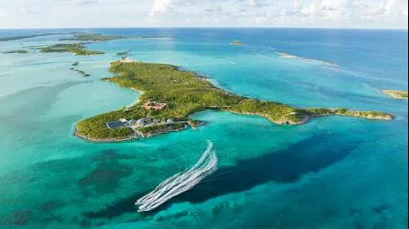 L Hacienda | Bahamian Islands