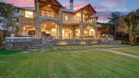Villa Mia | Austin