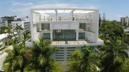 Villa Lori | Miami