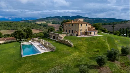 Noam Radicondoli | Tuscany