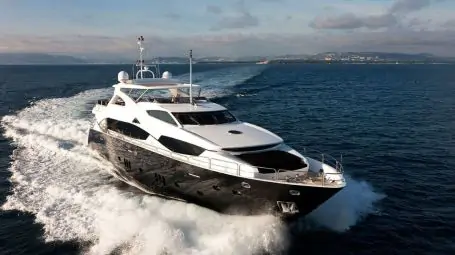 Yacht Black and White 112 | Yachts