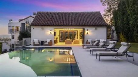 Villa Larisa | Los Angeles