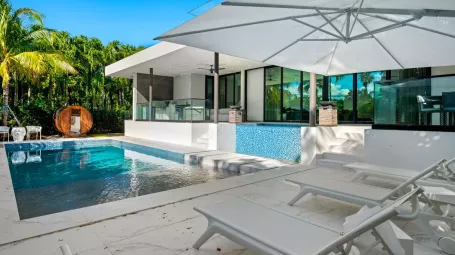 Villa Rosalina | Miami