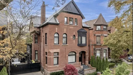 Villa Helena | Toronto