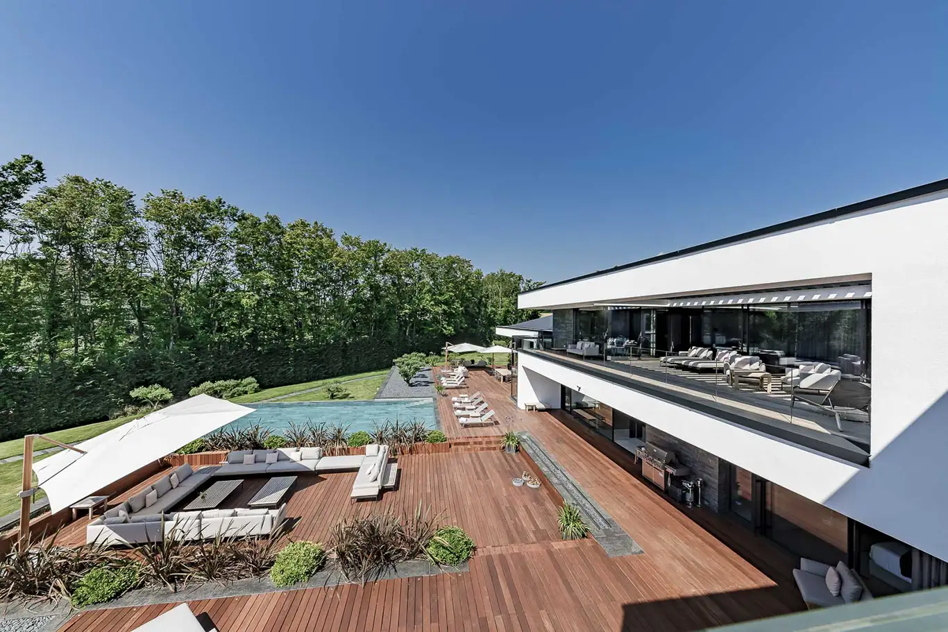 Ultima Geneva Grand Villa
